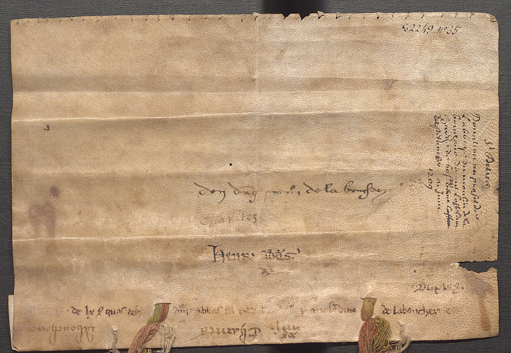 http://images.monasterium.net/illum/IllUrk/1209-06-99_Paris_AN_S2249A_no35_verso_scan_GB.jpg